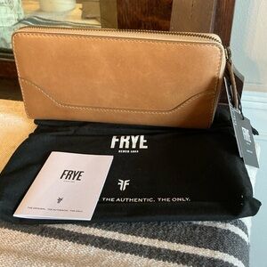 NWT Frye Leather Melissa Zip Around Wallet Beige Brown Retail $158